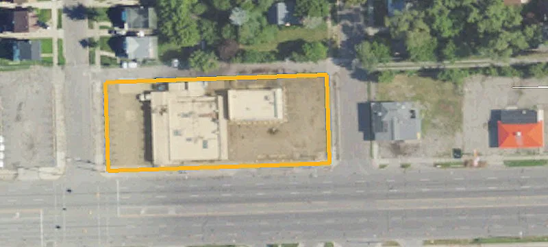 Retail Building with Parking