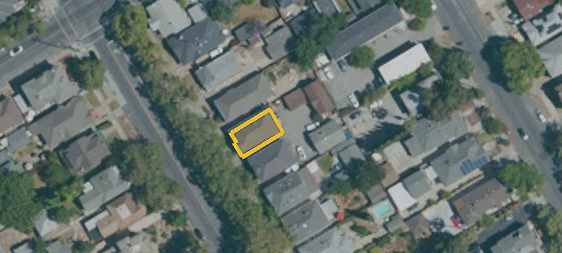Multi-Tenant Retail Building
