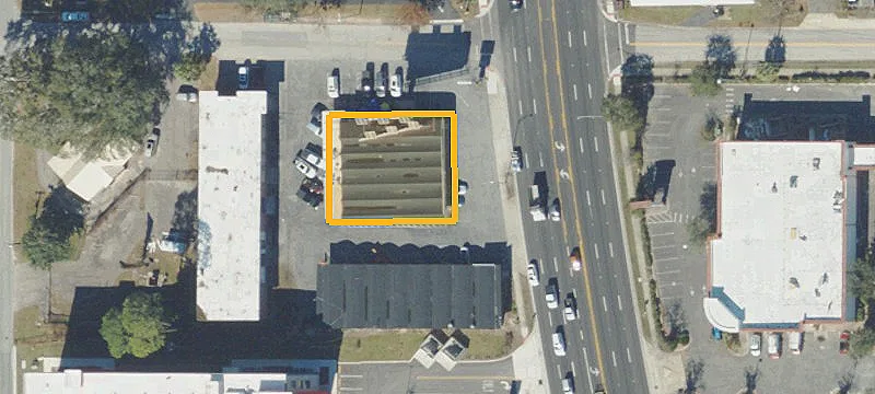 Equipped Convenience Store Space