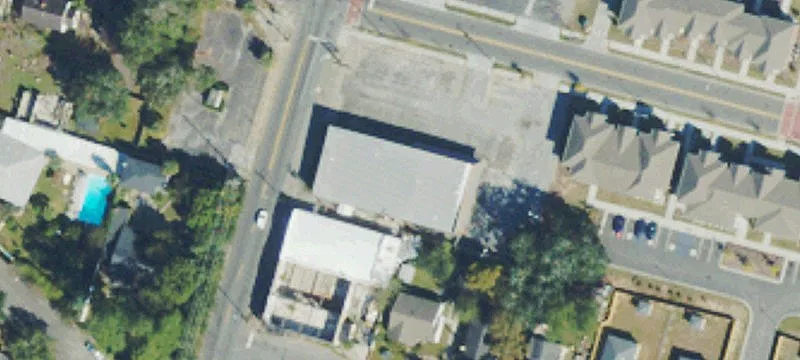 Corner-Lot Flex Space