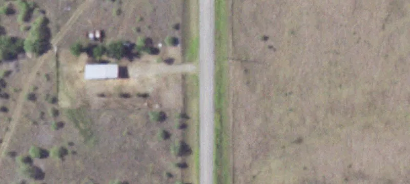 Warehouse Property With Grain Bins