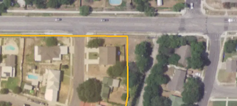 Three-Bedroom Duplex with Garages