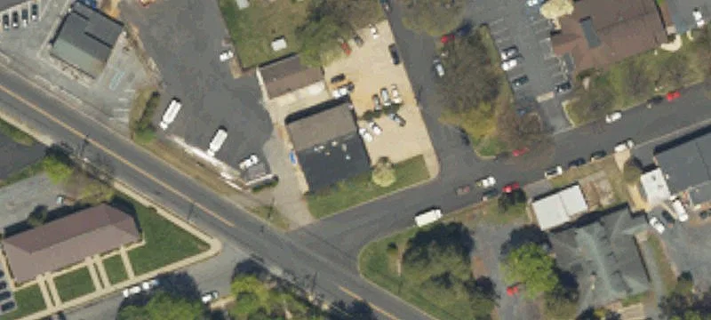 Flex Building with Fenced Yard