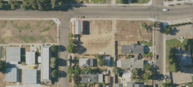 Open-Plan Storefront Space