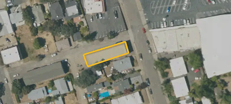 6-Unit Apartment Building