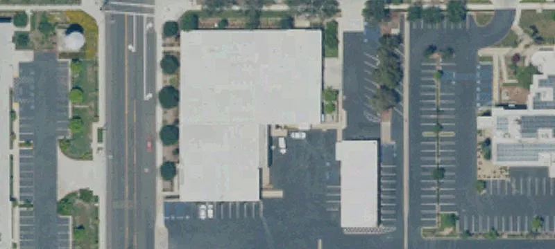 Warehouse with Flexible Loading