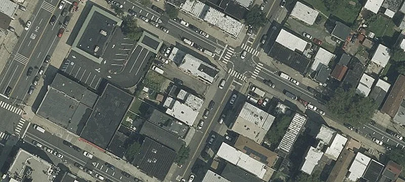 Commercial Land with Parking Use