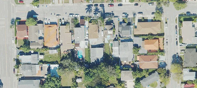 Duplex with Oversized Lot