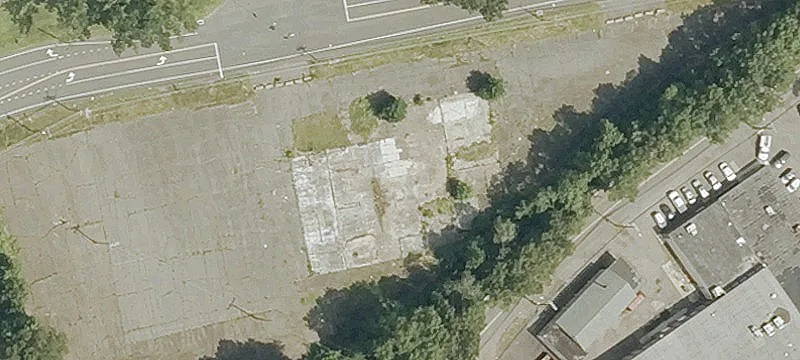 Signalized-Intersection Commercial Land