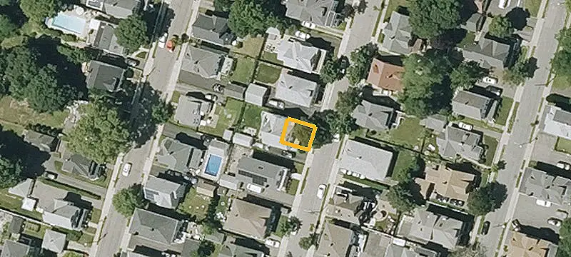 Beach-Adjacent Duplex with Owner Unit