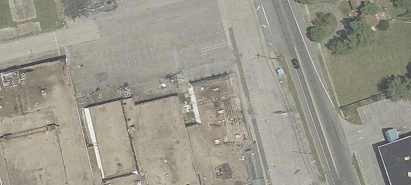Large-Format Retail Co-Anchor Space