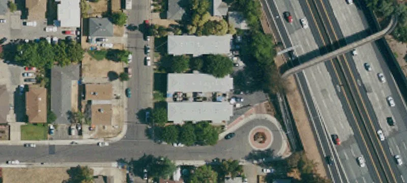 18-Unit Townhome-Style Apartment Building