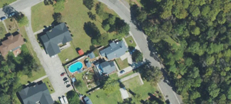 Short-Term Rental Property with Three Spaces
