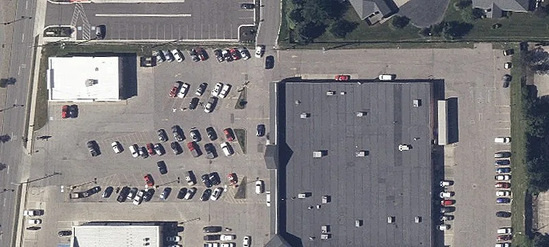 Open-Plan Retail Space