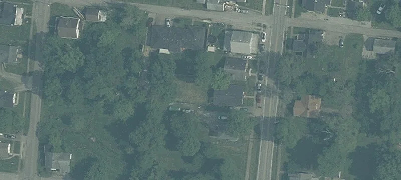 4-Unit Mixed-Use Building