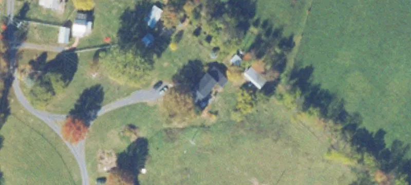 Riverfront Bed-and-Breakfast Farm
