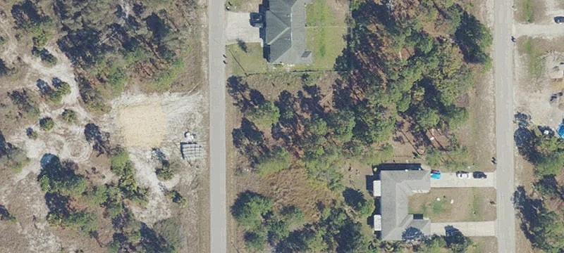 Two-Unit Duplex with Fenced Yards