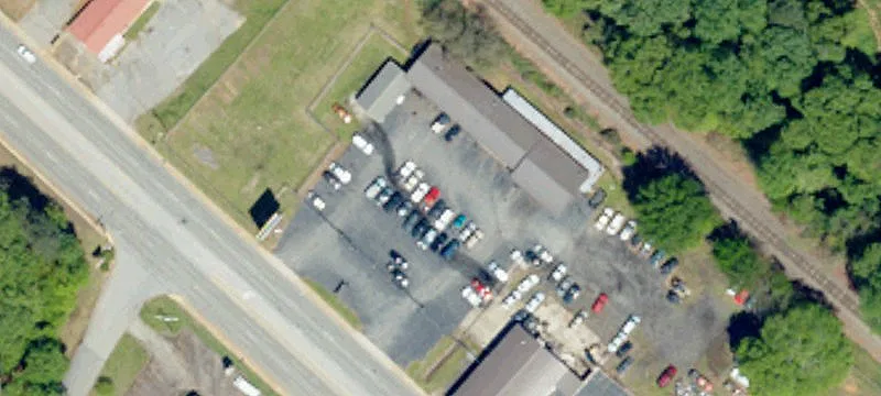 Eight-Bay Auto Repair Property