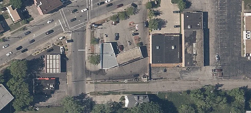 Car Wash with Automatic and Self-Service Bays