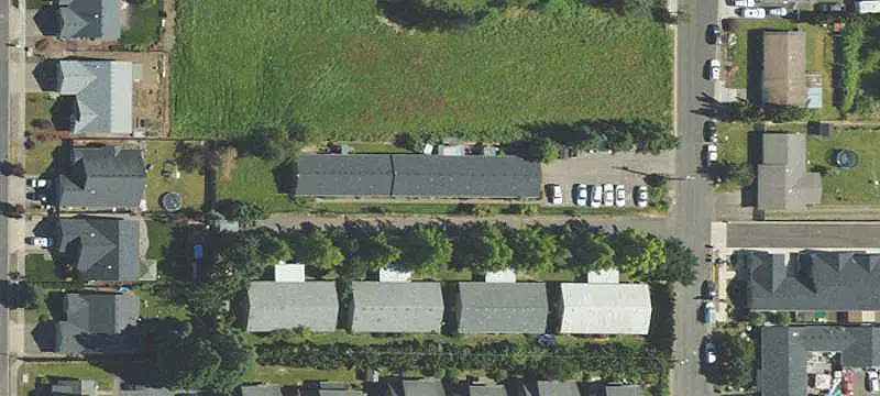 5-Unit Apartment Building with Fenced Yards