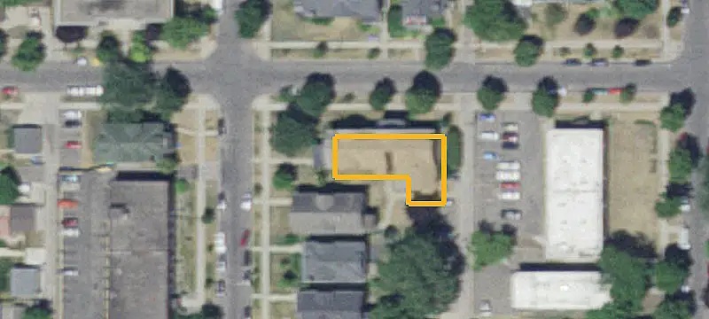 6-Unit Apartment Building