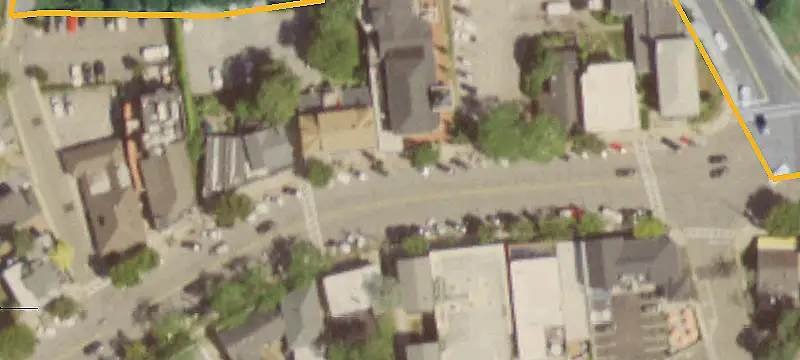 End-Cap Storefront with Rooftop Deck