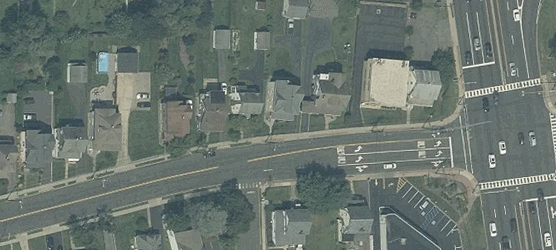 Two-Unit Duplex Near Train Station