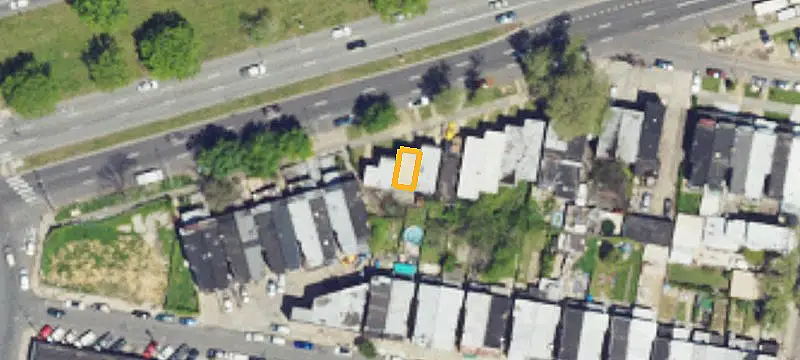 6-Unit Apartment Building