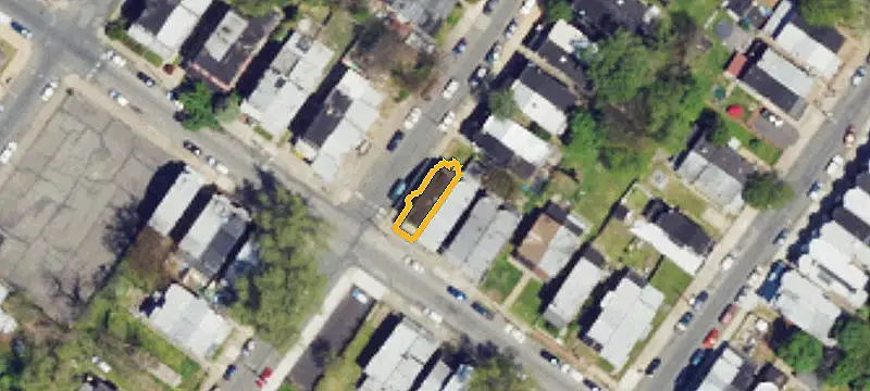 Legal 6-Unit Apartment Building