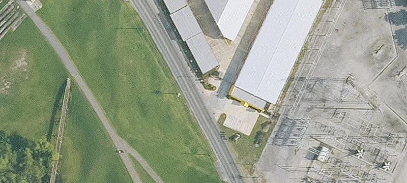 NNN Property with Distribution Building