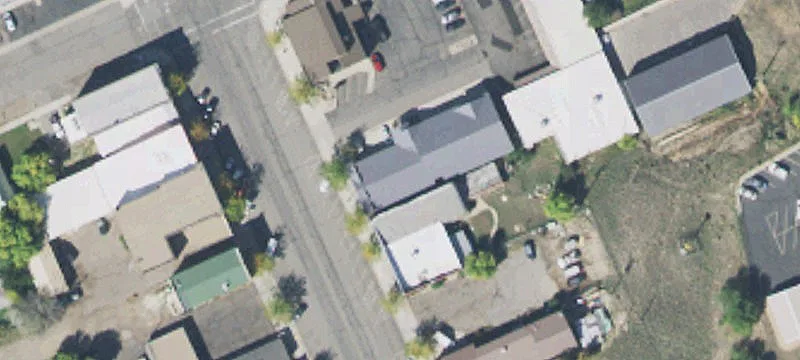 Flexible Commercial Building with Shop Space