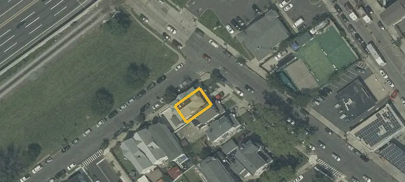 8-Unit Apartment Building with Basement