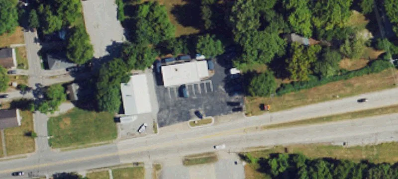 Auto Shop Complex with 6 Bay Doors