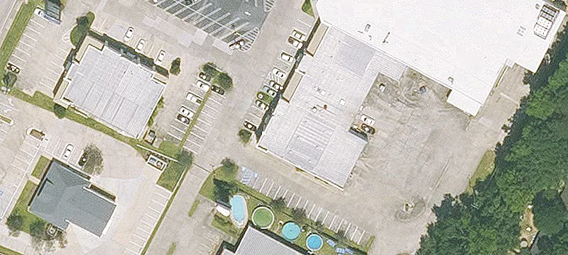 Super 1 Foods-Anchored Shopping Center