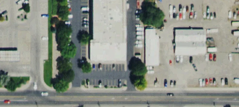 Flex Space with Overhead Door