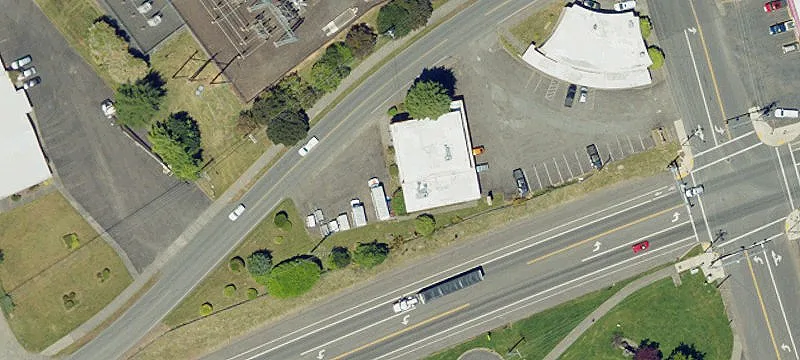 Multi-Tenant Mixed-Use Building