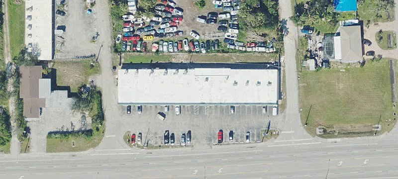 Open-Plan Storefront Suite
