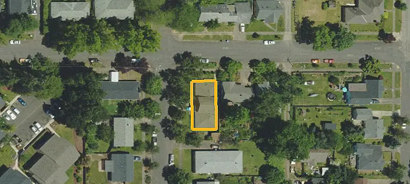 Updated Duplex with Second-Floor Balcony