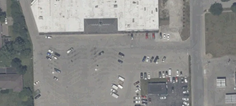 Shopping Center with 11 Units