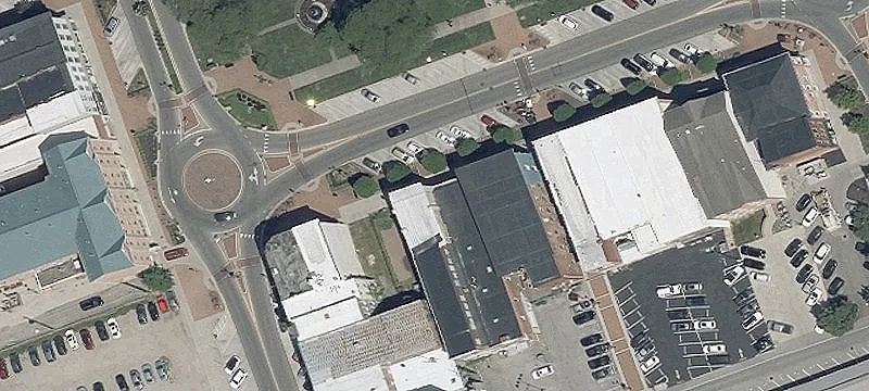 Open-Plan Downtown Storefront