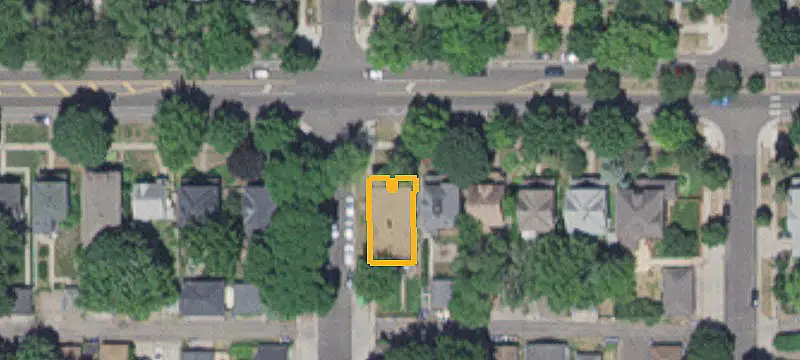 6-Unit Apartment Building