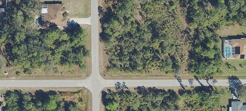 2501 E 9th St, Lehigh Acres, FL 33936