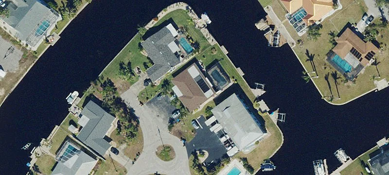 Gulf-Access Duplex with Pool