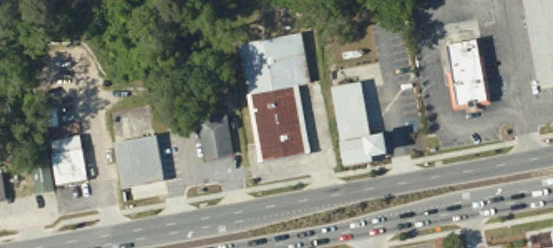 Industrial Building with Right-In/Right-Out Access