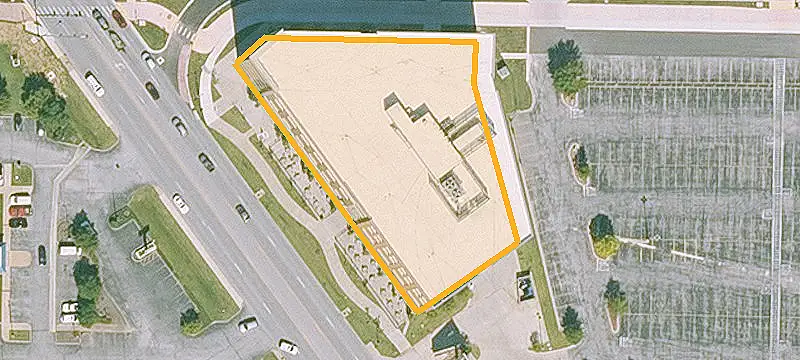 Commercial Land with Three-Side Frontage
