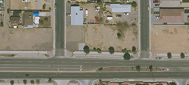 Three-Parcel Commercial Land