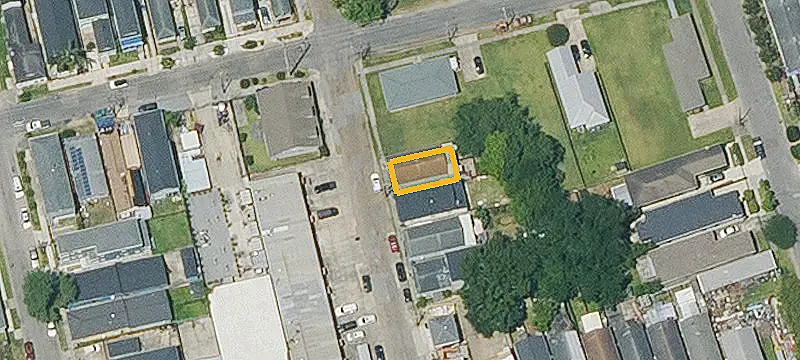 Two-Unit Duplex with Courtyard