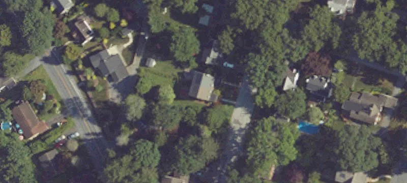 Renovated Duplex with Backyard