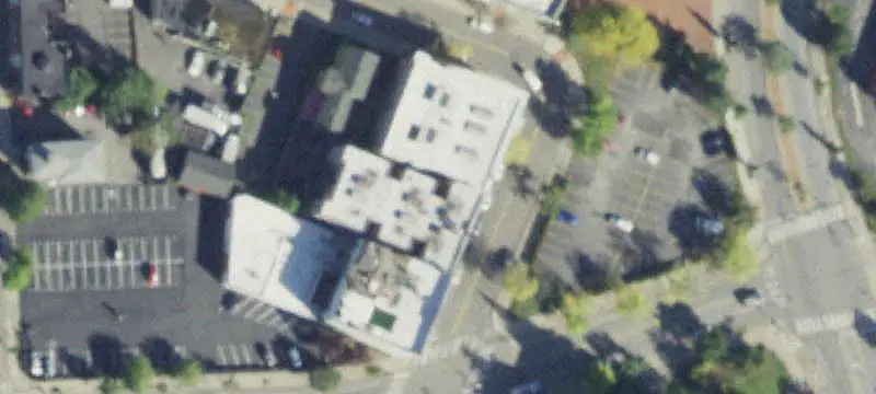 Open-Layout Bar & Pub Space