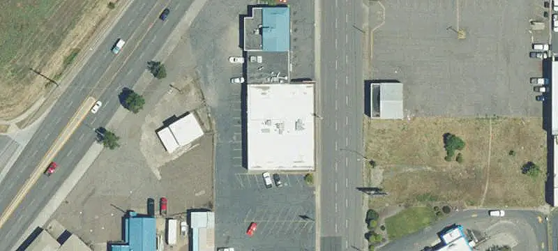 High-Exposure Retail Space